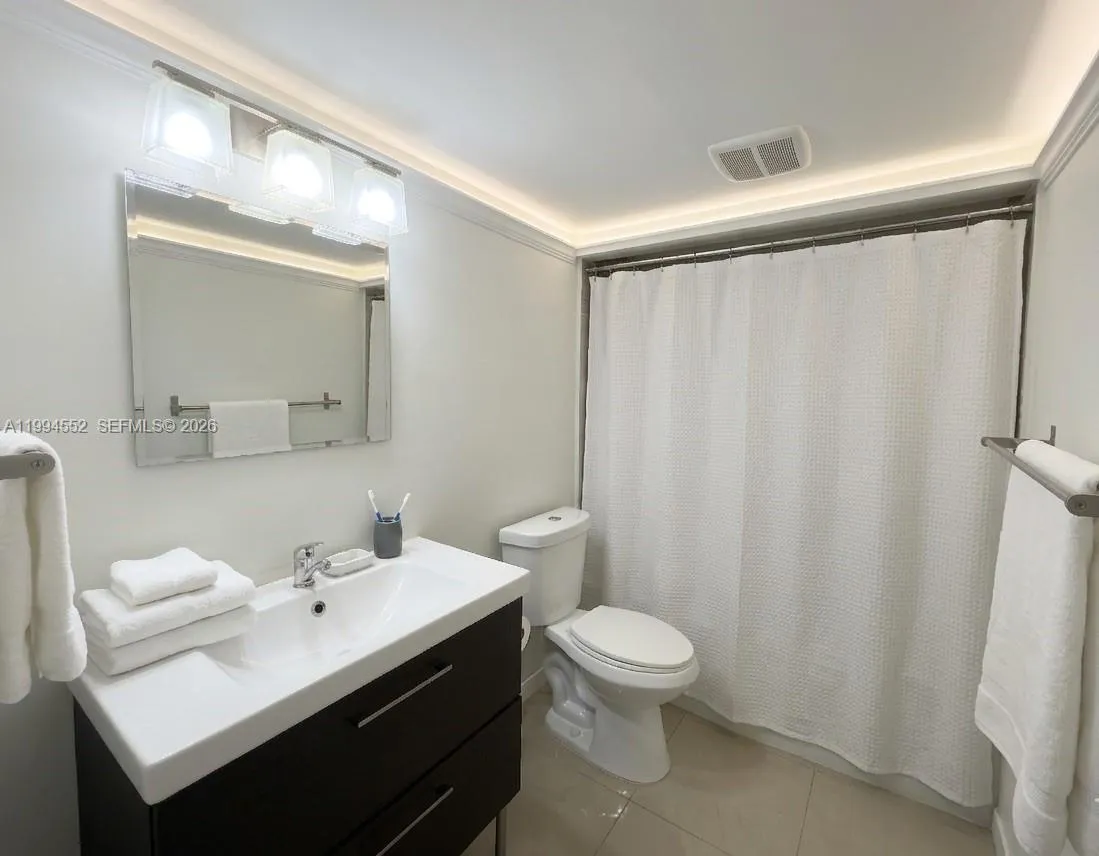 1881 Middle River Dr # 704, Fort Lauderdale FL 33305