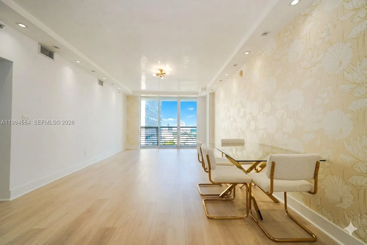 325 S Biscayne Blvd # 3314, Miami FL 33131