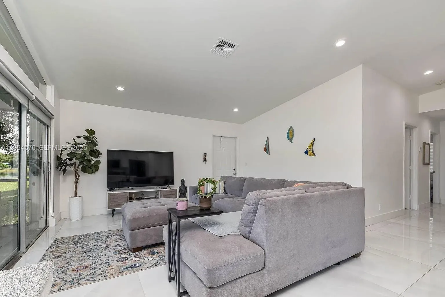 518 Woodgate Cir, Sunrise FL 33326