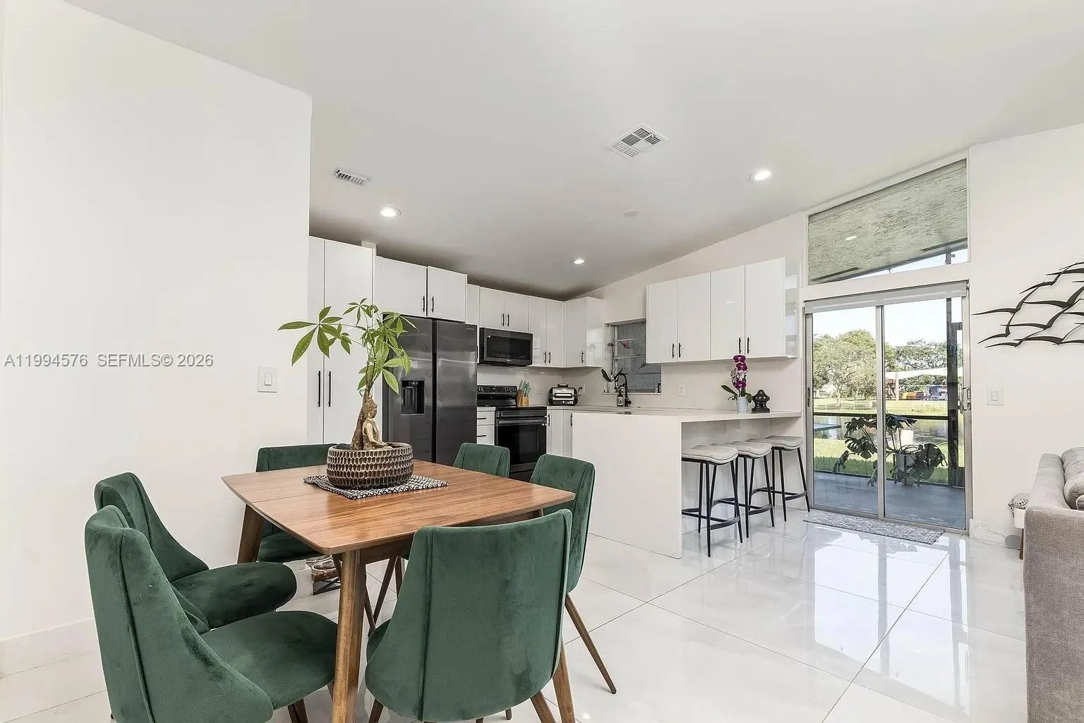 518 Woodgate Cir, Sunrise FL 33326