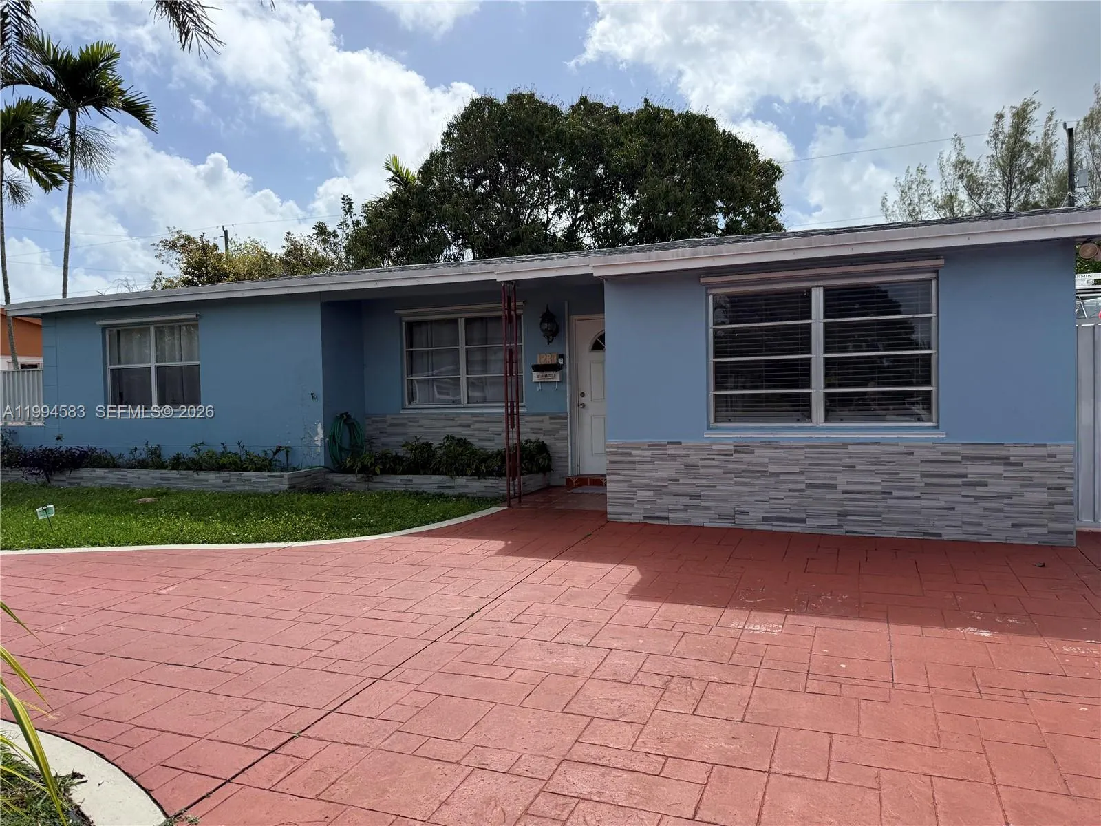 1230 North Dr, Miami FL 33179