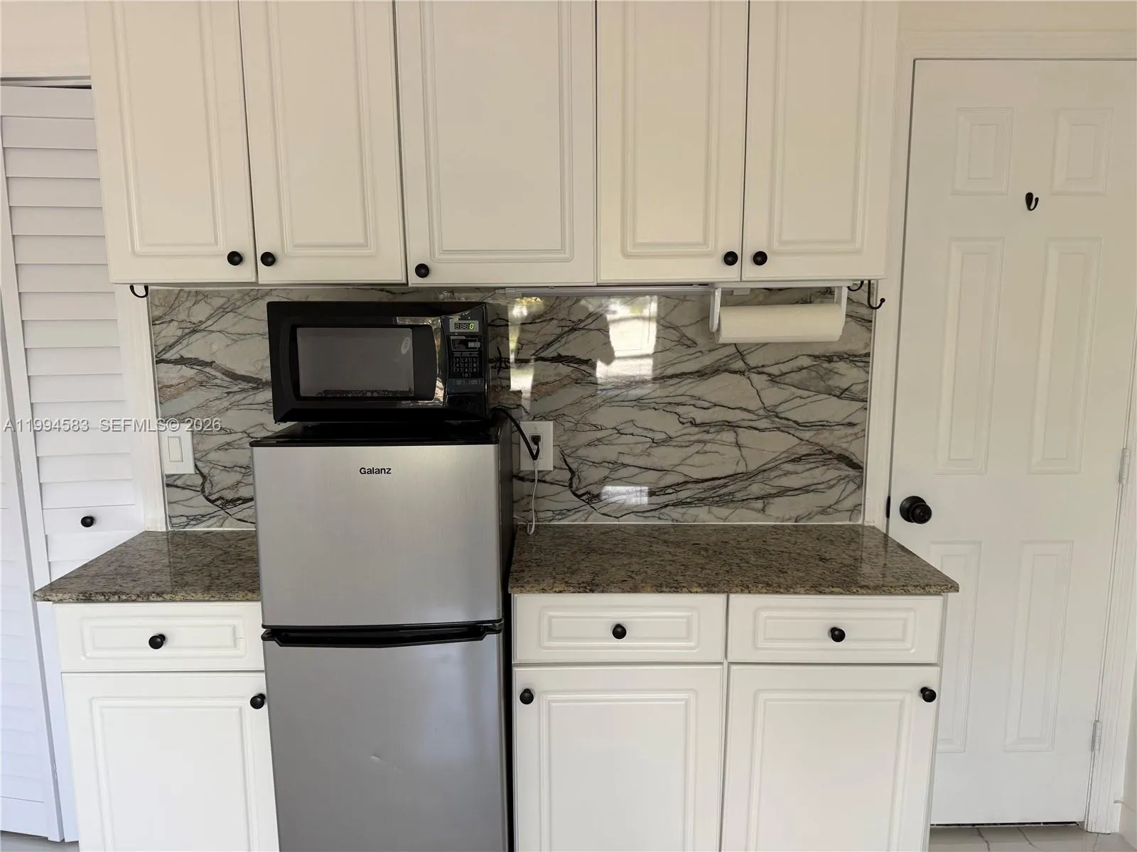 1230 North Dr, Miami FL 33179