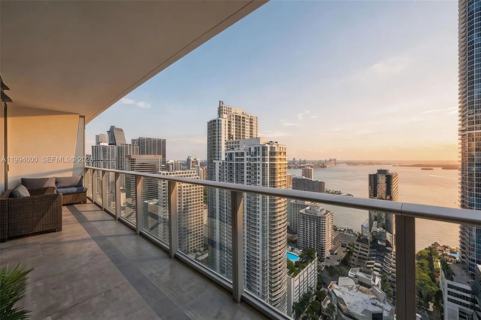 2 bedroom 3 bath for rent at 1010 Brickell Av # 4203, Miami FL 33131