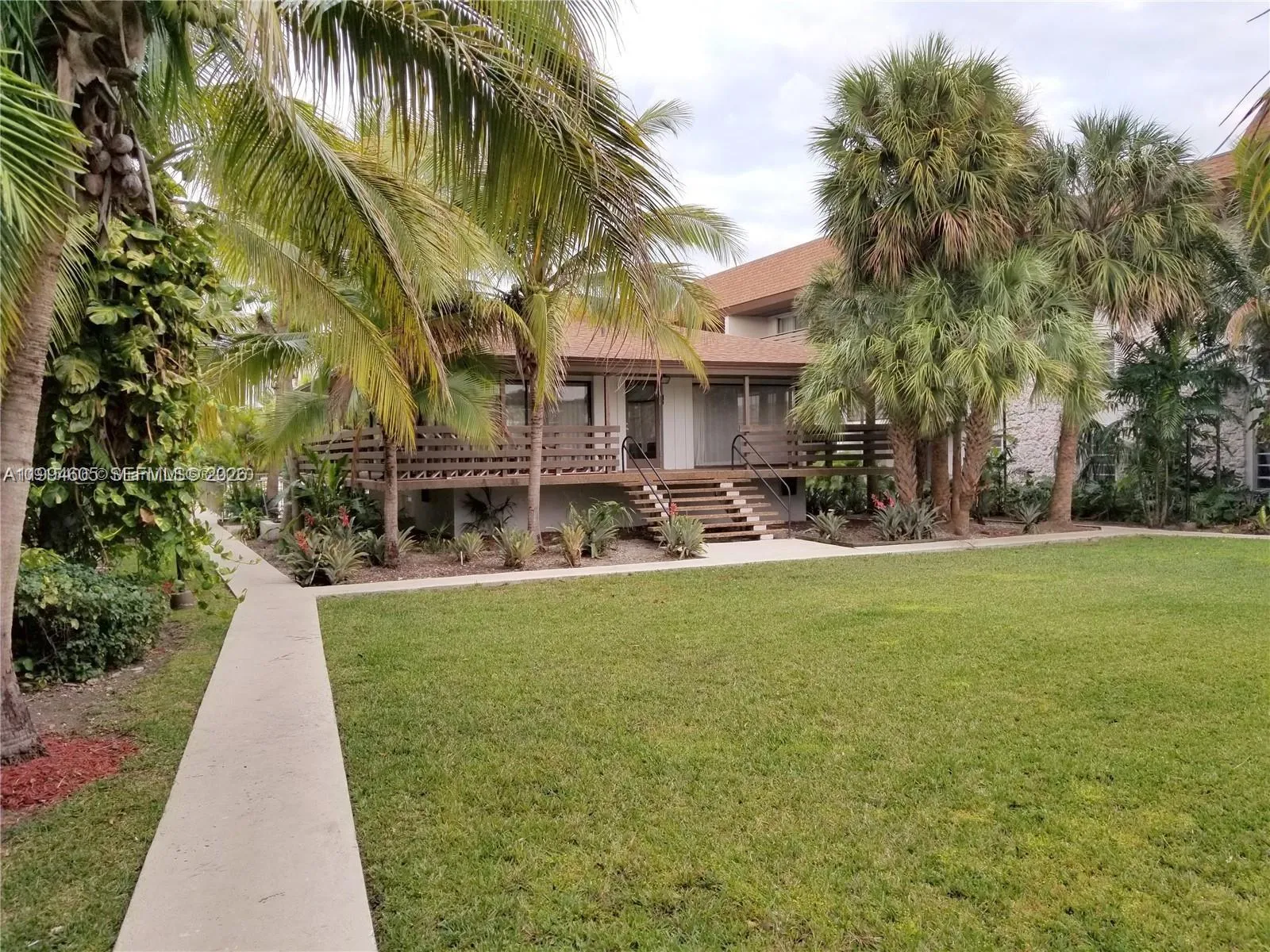 7483 SW 82nd St # A203, Miami FL 33143