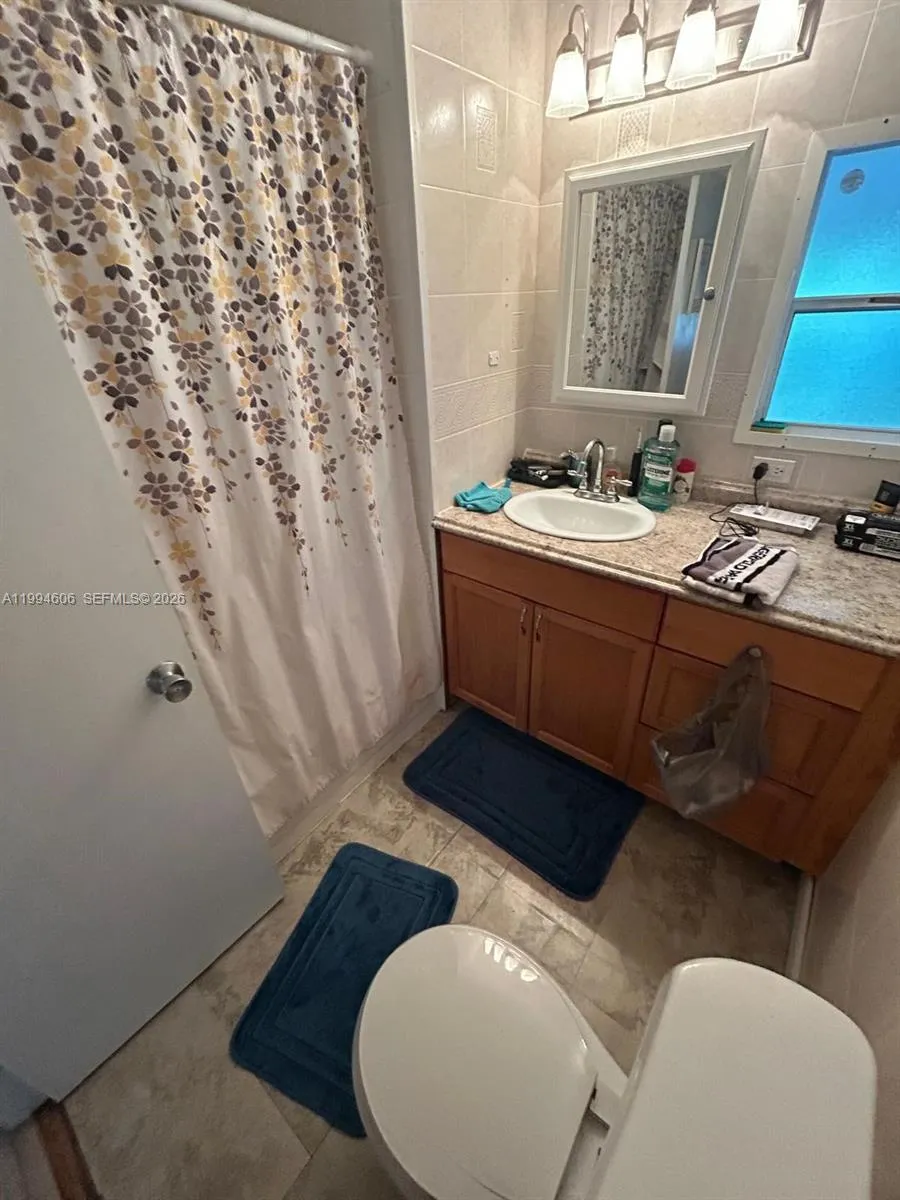 5210 35 Court, Davie FL 33314