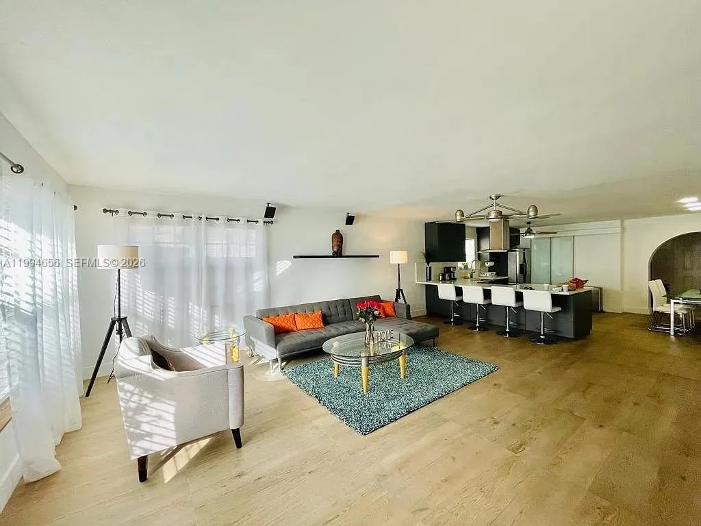 1143 Lincoln St, Hollywood FL 33019