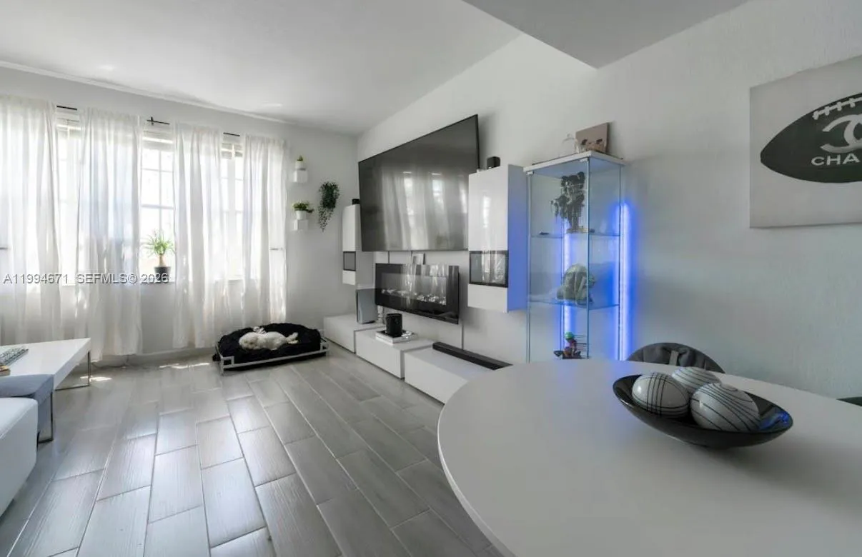 705 SW 148th Ave # 202, Sunrise FL 33325