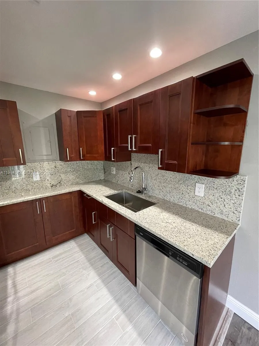 8911 NW 28th Dr # 32, Coral Springs FL 33065