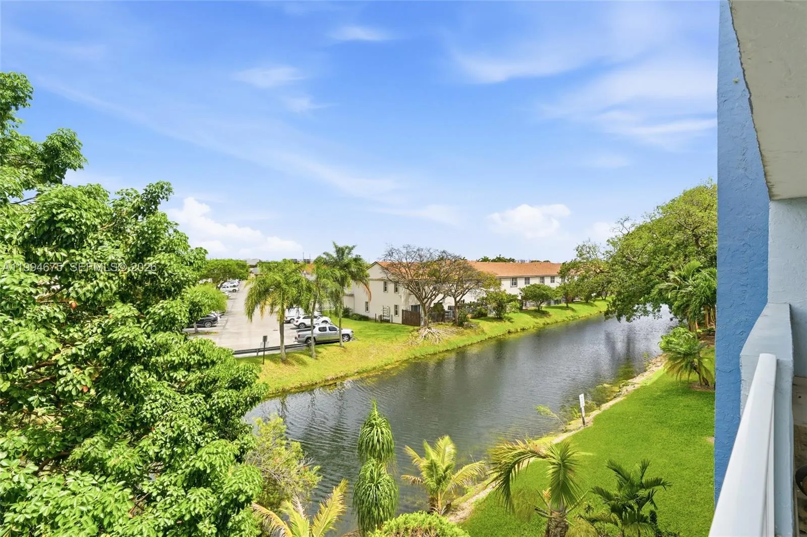 2 bedroom 2 bath for sale at 9375 Fontainebleau Blvd # L301, Miami FL 33172