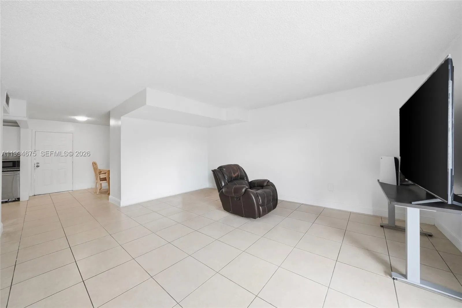 9375 Fontainebleau Blvd # L301, Miami FL 33172