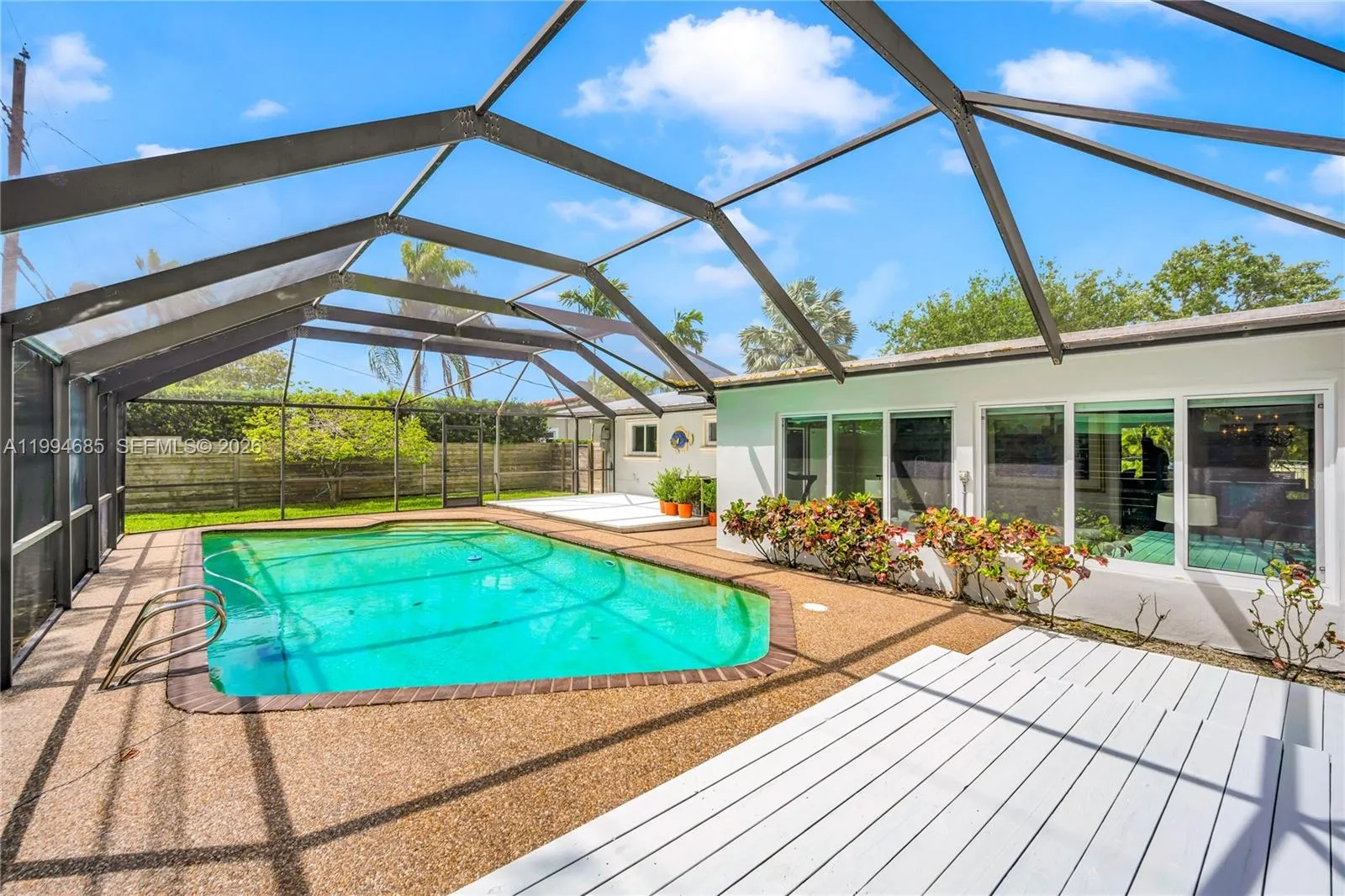 8541 SW 87th Ct, Miami FL 33173