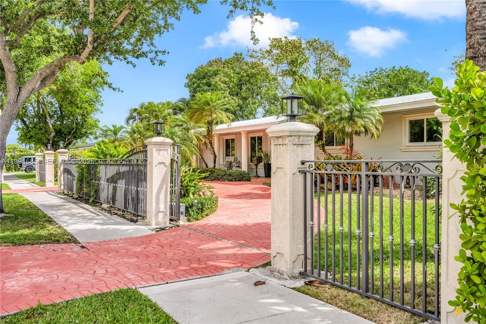 8541 SW 87th Ct, Miami FL 33173