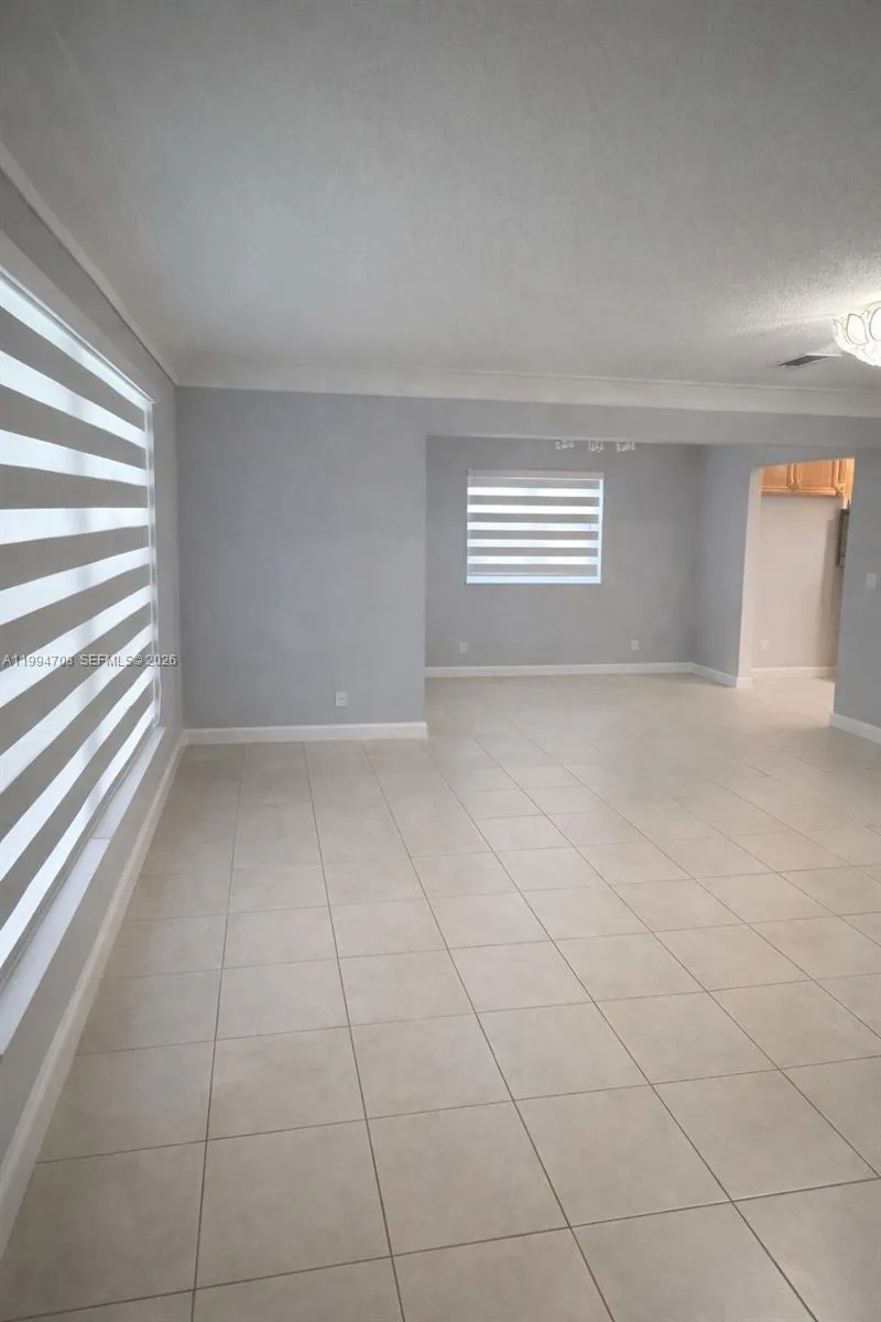 6582 NW 1st St, Margate FL 33063