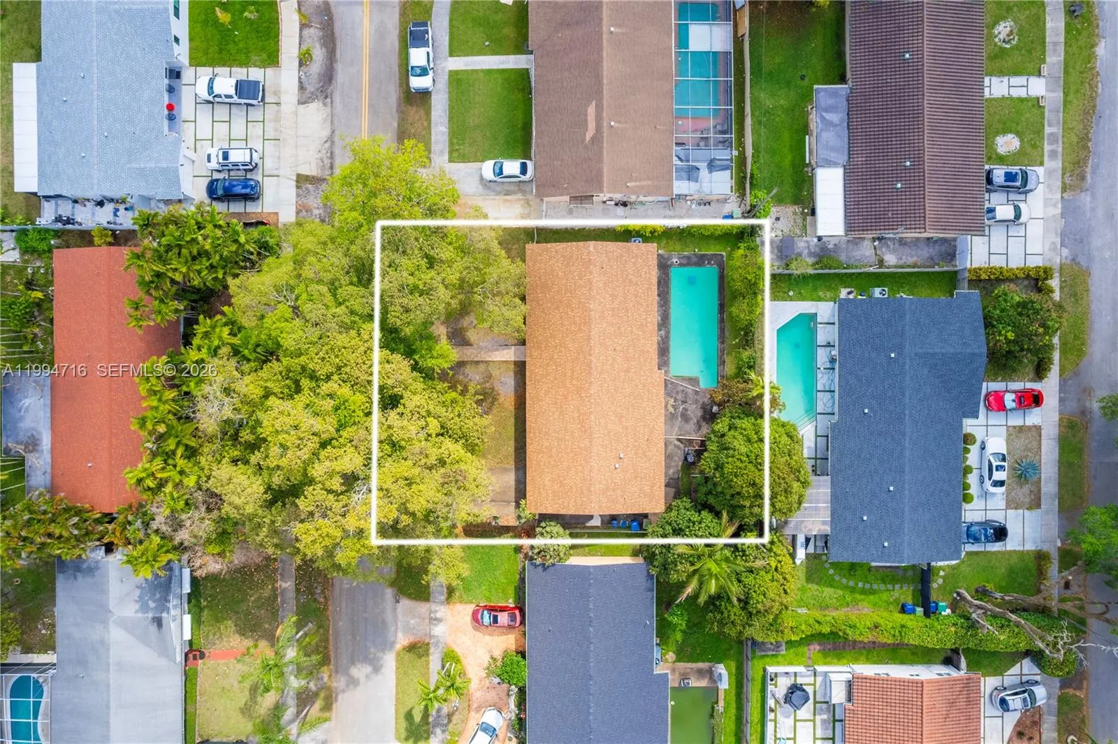 780 NE 155th St, Miami FL 33162