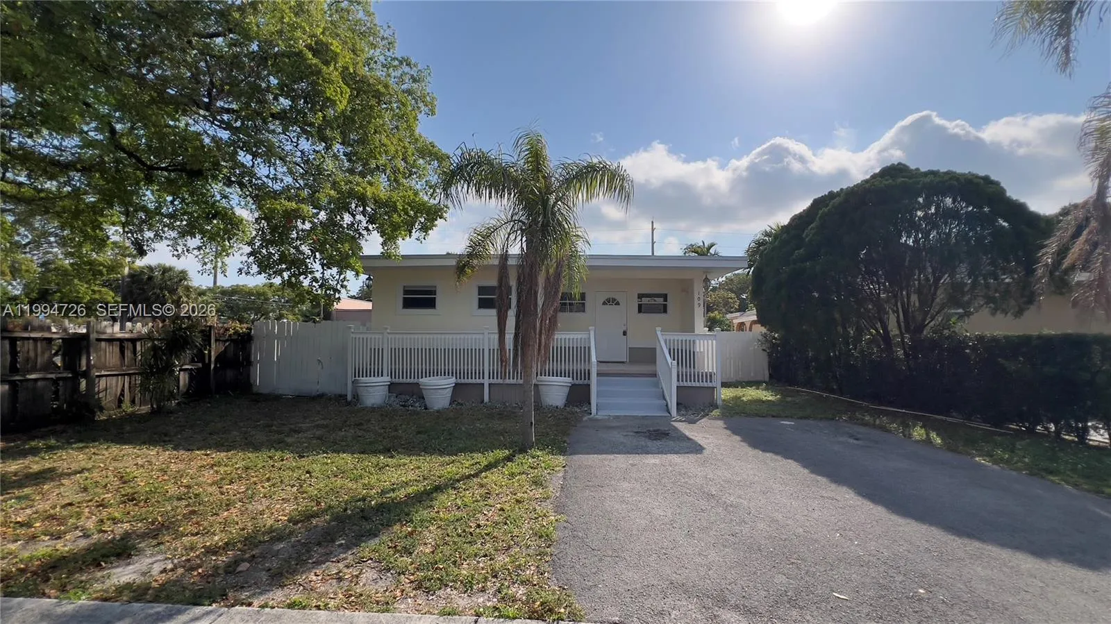 3 bedroom 2 bath for rent at 109 SW 1st Ave, Hallandale Beach FL 33009