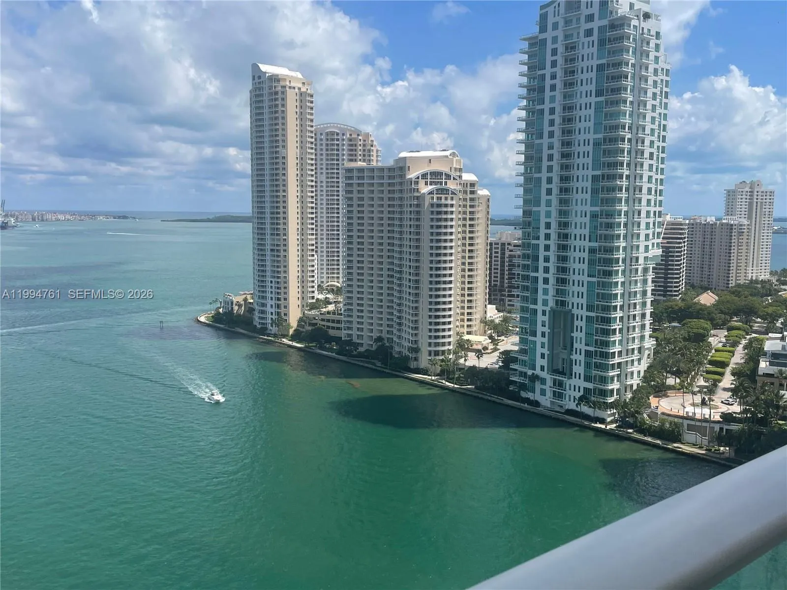 2 bedroom 2 bath for rent at 300 S Biscayne Blvd # 2012, Miami FL 33131