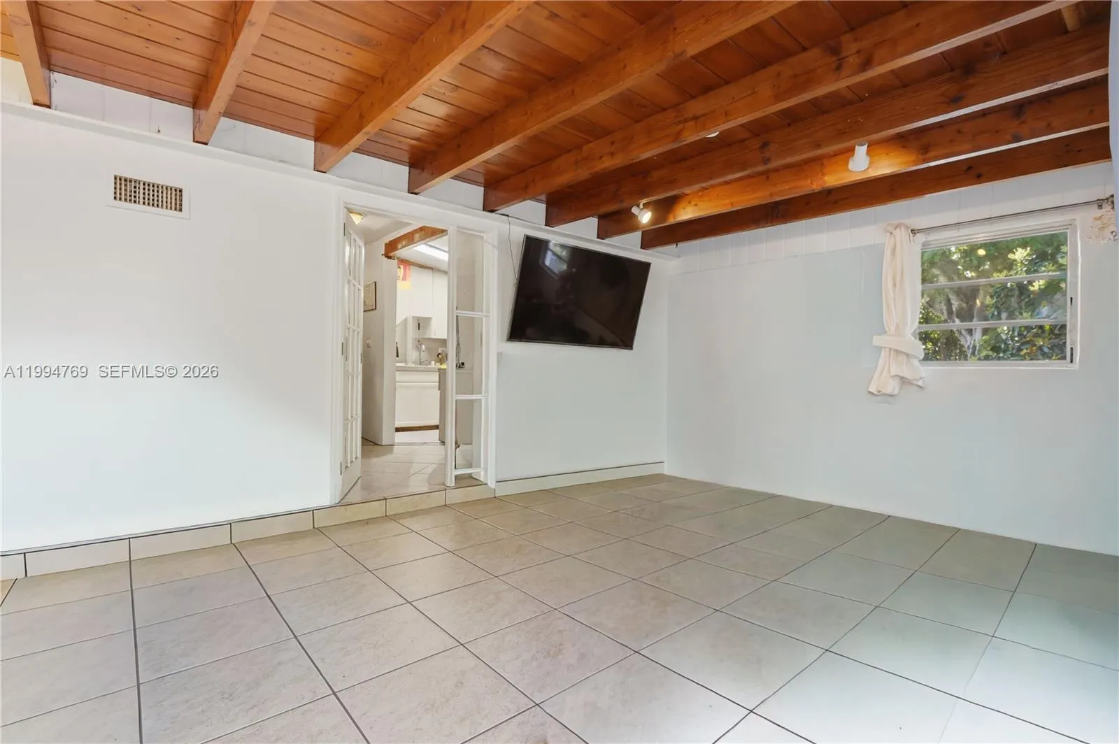 1664 NE 179th St, North Miami Beach FL 33162