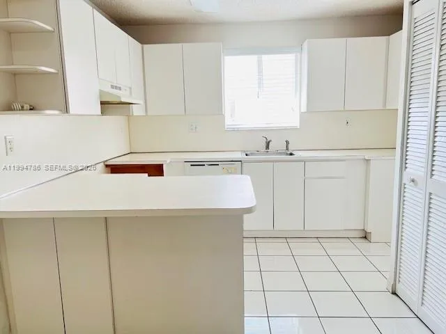 3260 W 70th St # 202, Hialeah FL 33018