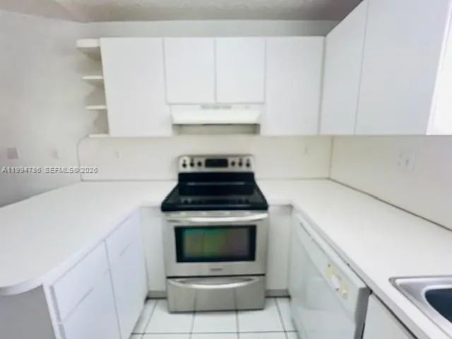 3260 W 70th St # 202, Hialeah FL 33018