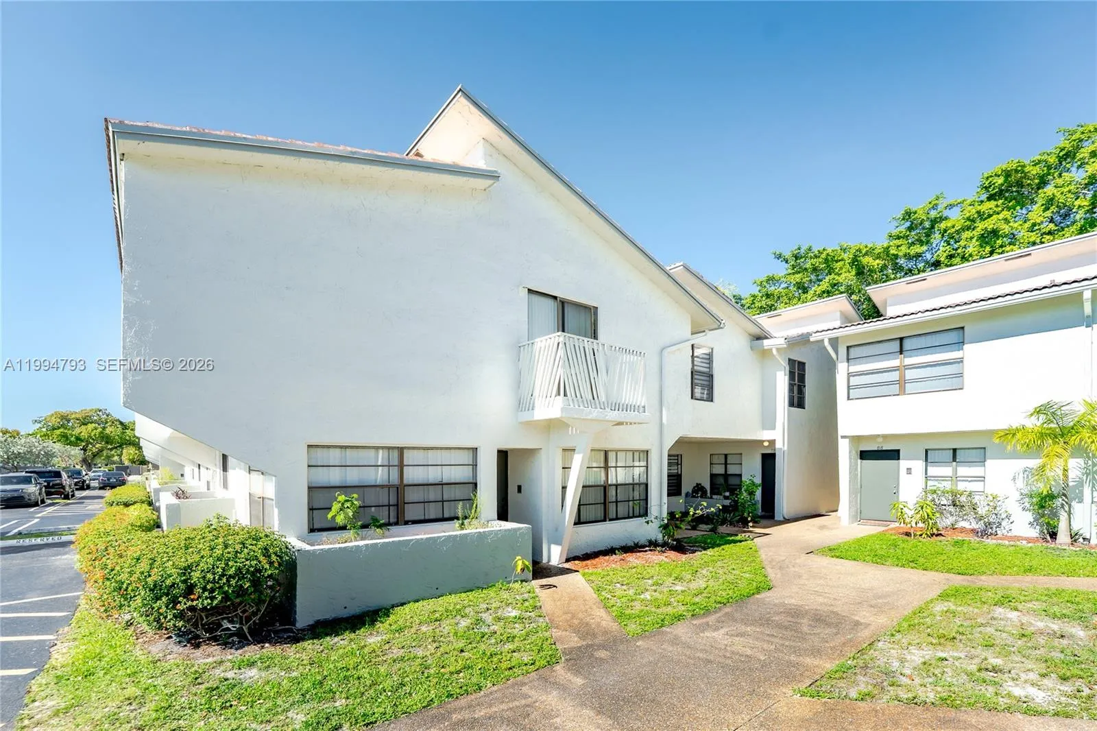 2570 Coral Springs Dr # 2570, Coral Springs FL 33065