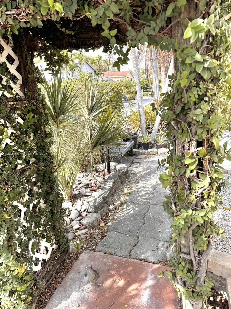 11517 SW 34th Ln # 0, Miami FL 33165