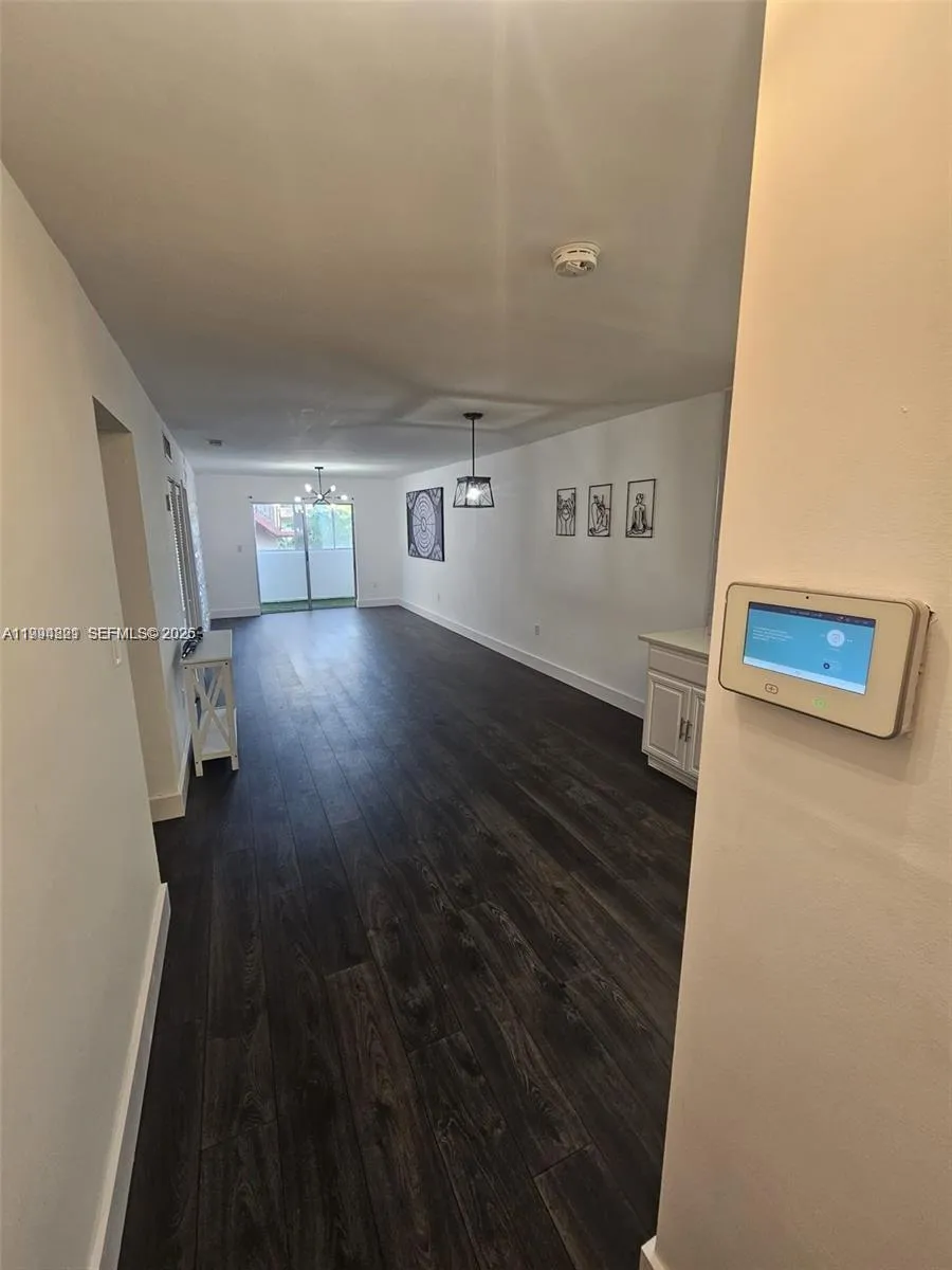 6055 W 19th # 209, Hialeah FL 33012