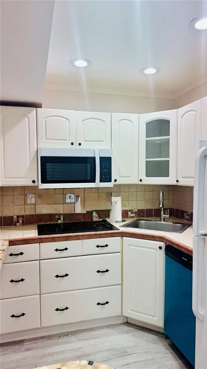 17570 Atlantic Blvd # 403, Sunny Isles Beach FL 33160