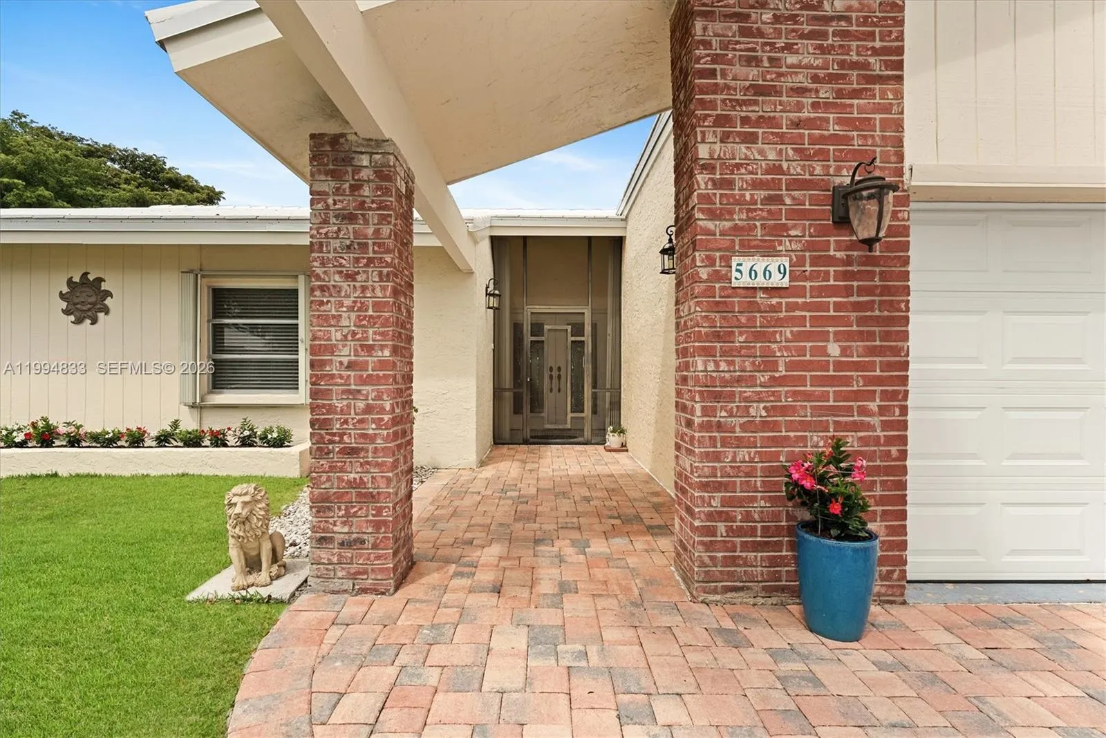 5669 Pinecrest Cir, Boca Raton FL 33433