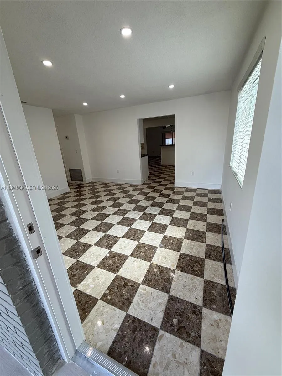 7312 SW 22nd St, Miami FL 33155