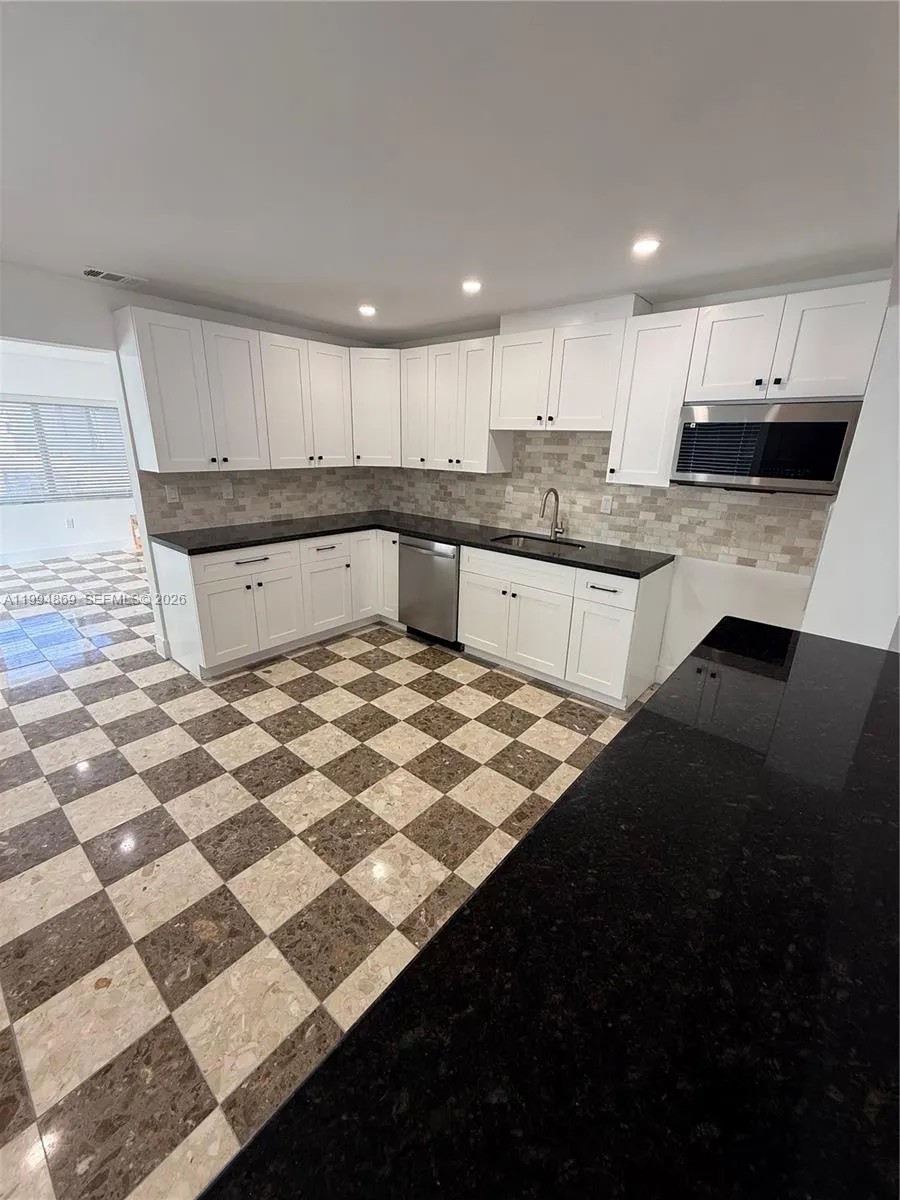 7312 SW 22nd St, Miami FL 33155