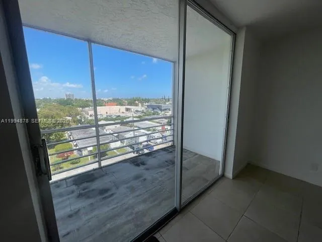 1830 Dixieanna St # 606, Hollywood FL 33020