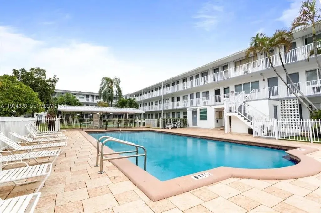 15600 NE 6th Ave # 26B, Miami FL 33162