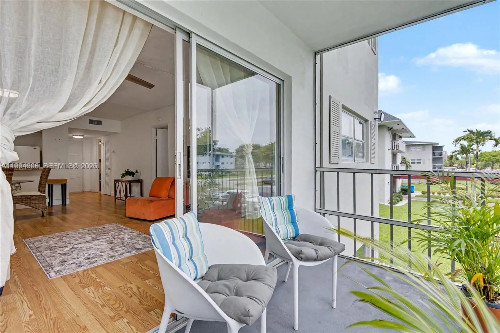 1000 Hillcrest Ct # 215, Hollywood FL 33021