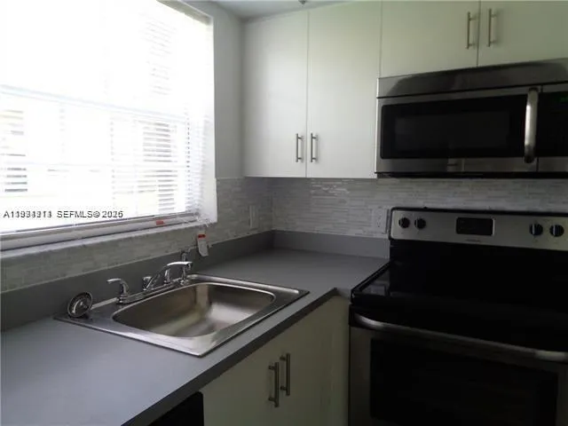 800 Cypress Park Way # J1, Deerfield Beach FL 33064