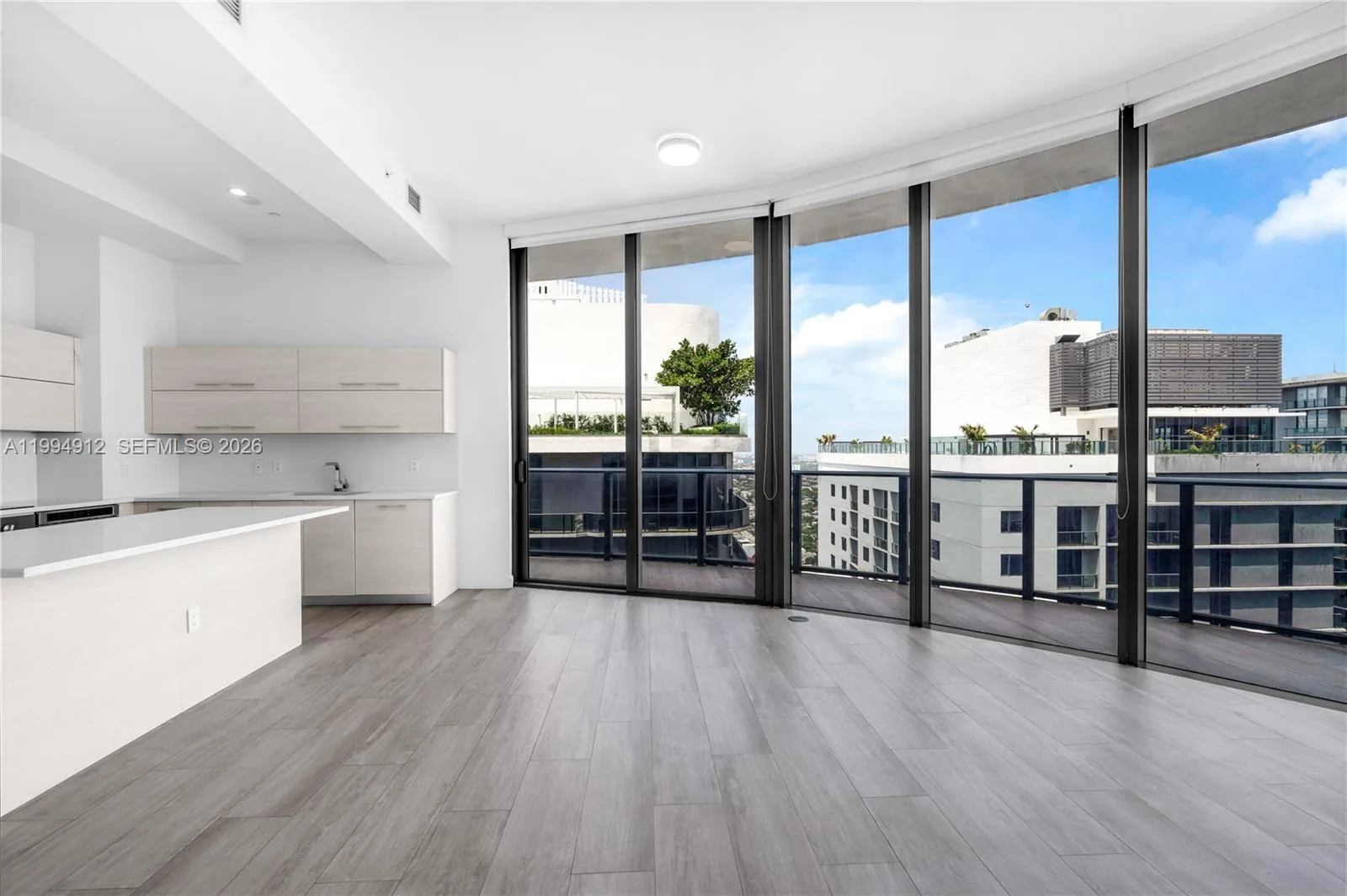 45 SW 9th St # 4708, Miami FL 33130