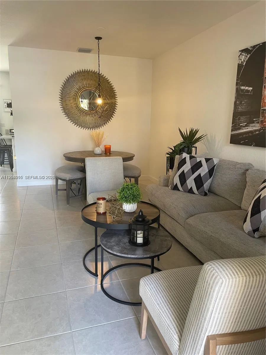 4706 Santa Cruz Way, Davie FL 33314