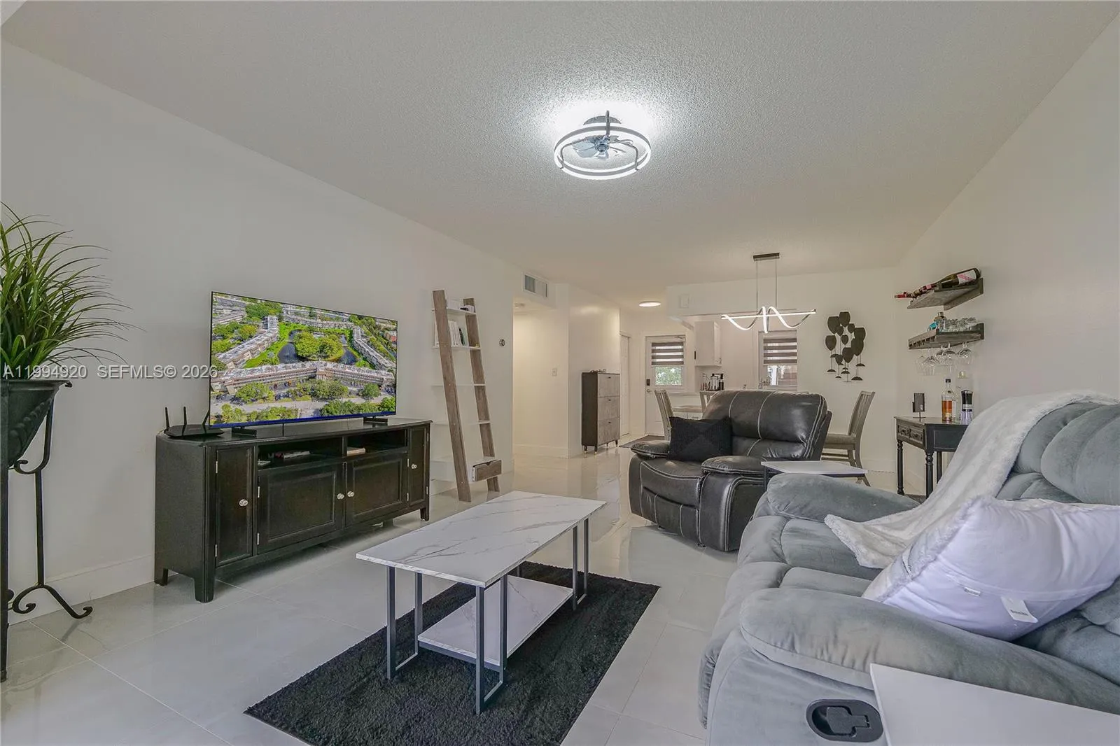 4701 NW 34th St # 502, Lauderdale Lakes FL 33319