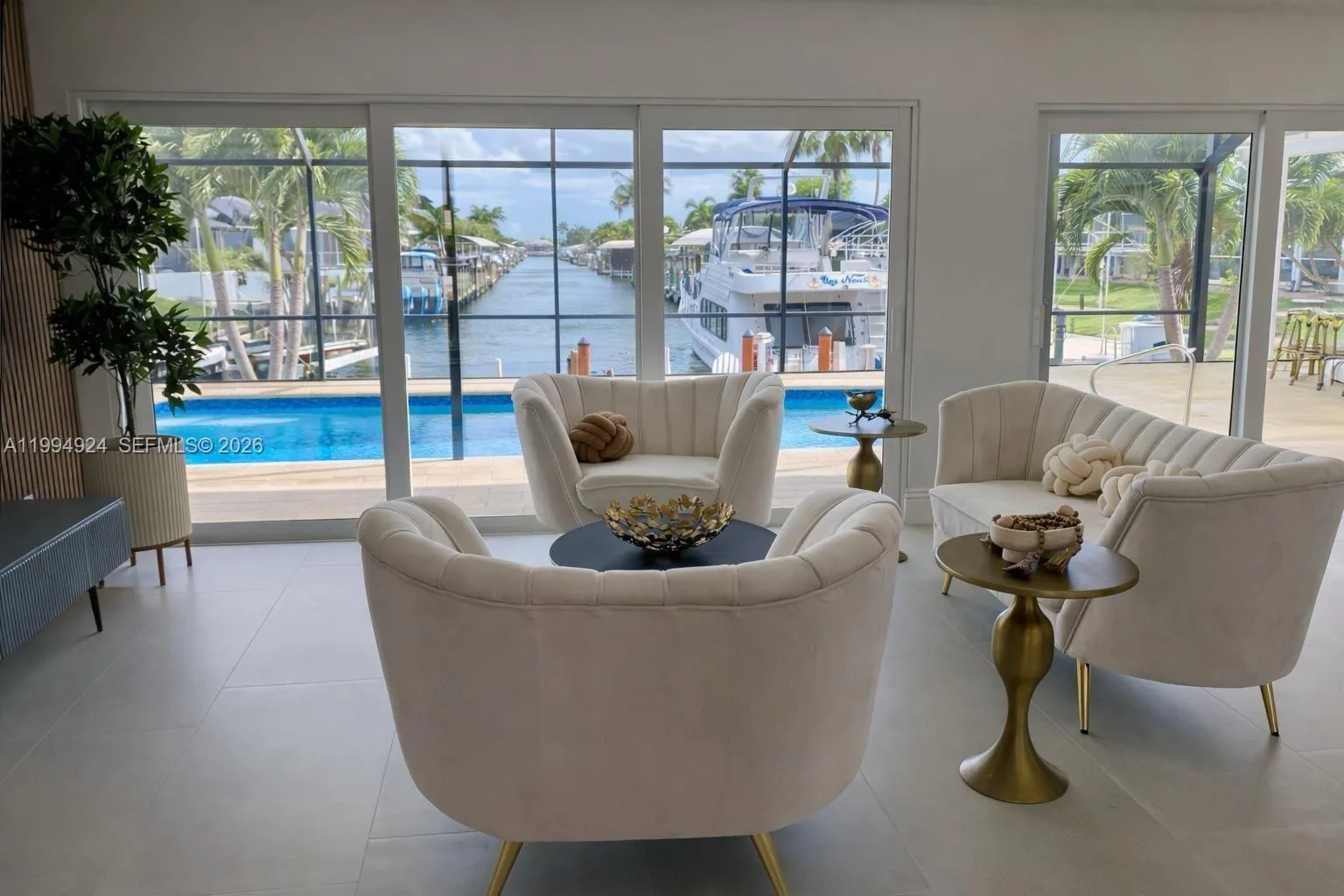 808 SW 52nd ST, Cape Coral FL 33914