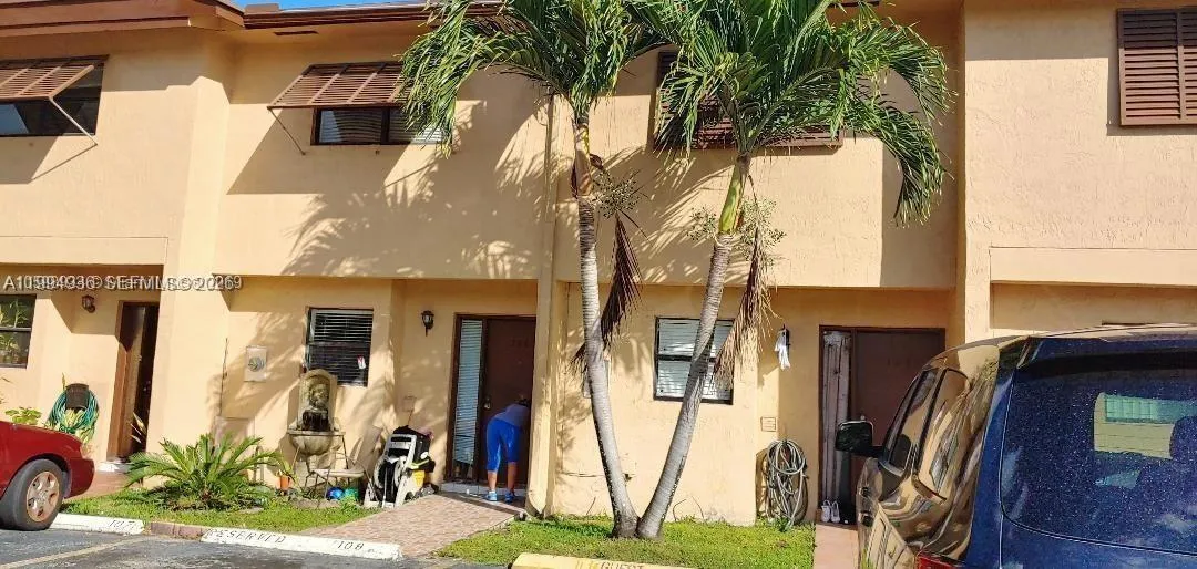 6850 NW 173rd Dr # 106, Hialeah FL 33015