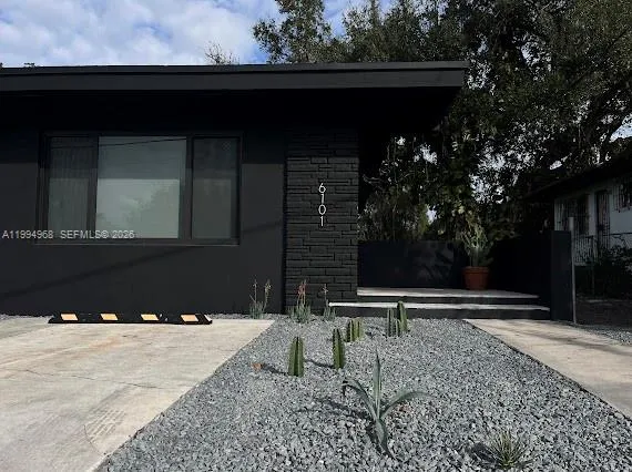 6101 NE Miami Ct # 2, Miami FL 33137