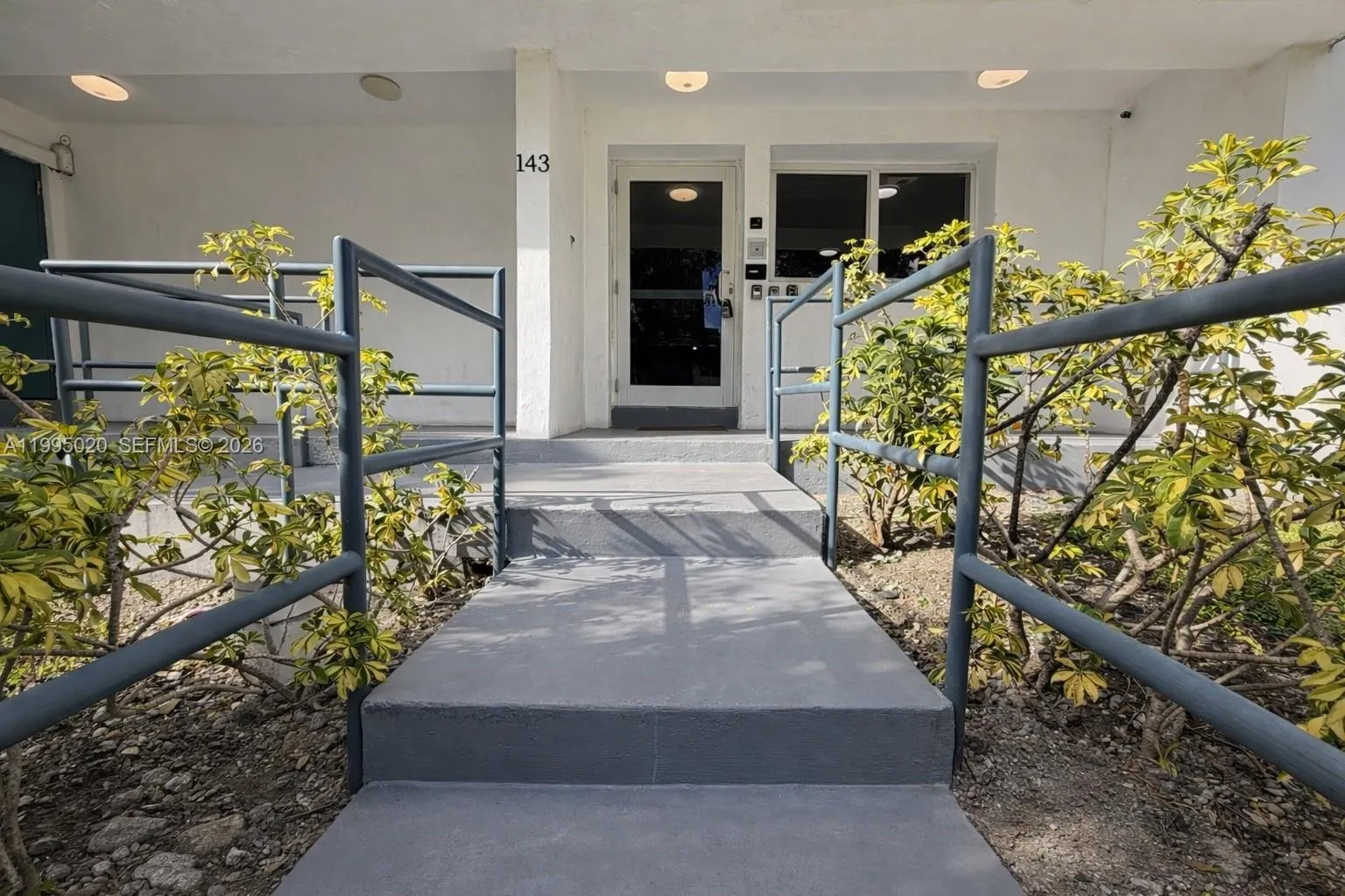 143 SW 9th St # 105, Miami FL 33130