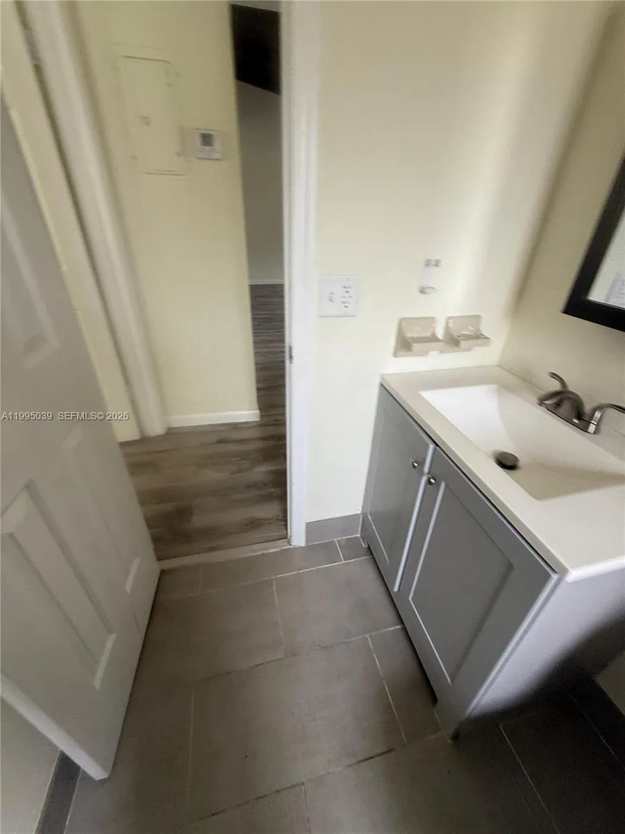 472 Glenwood Dr # 472, West Palm Beach FL 33415