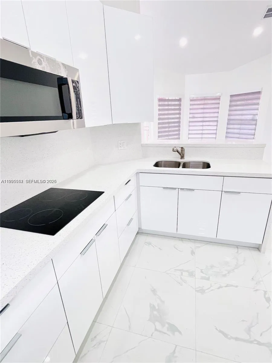 164 NW 85th Ct, Miami FL 33126