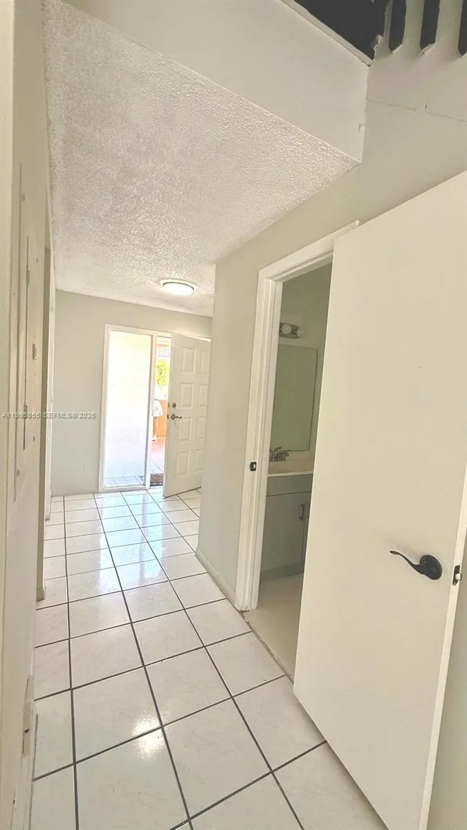 10026 Hammocks Blvd # 6, Miami FL 33196