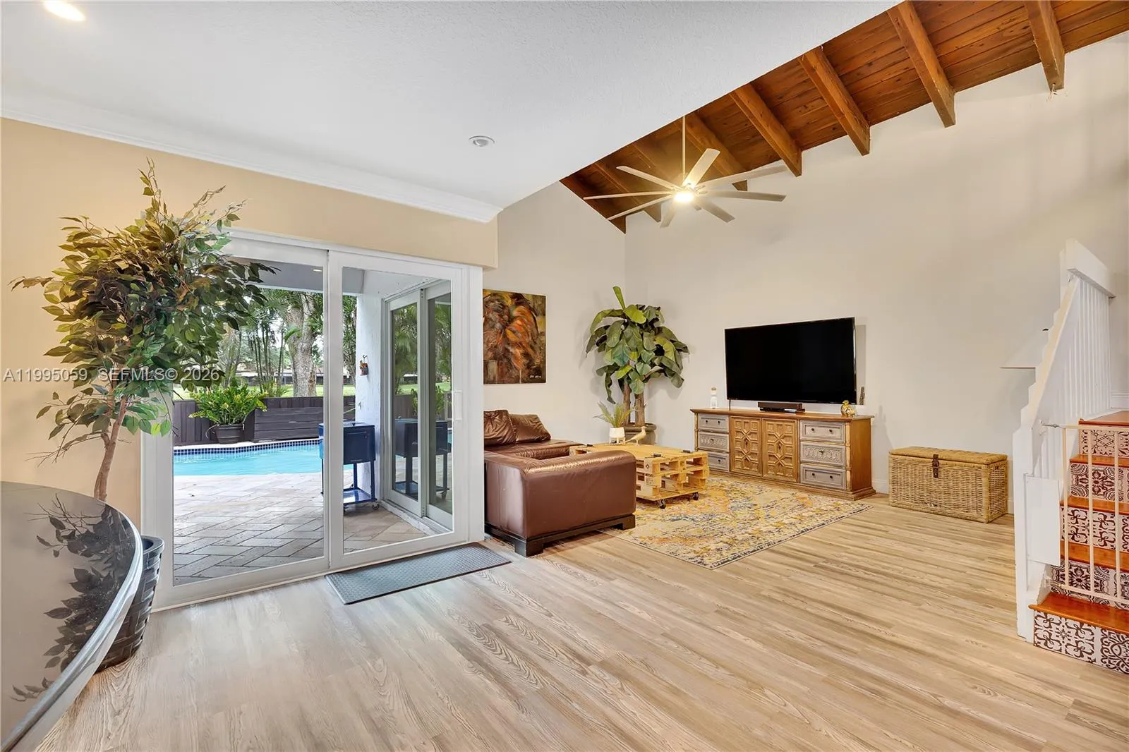 1610 W Sandpiper Cir, Pembroke Pines FL 33026