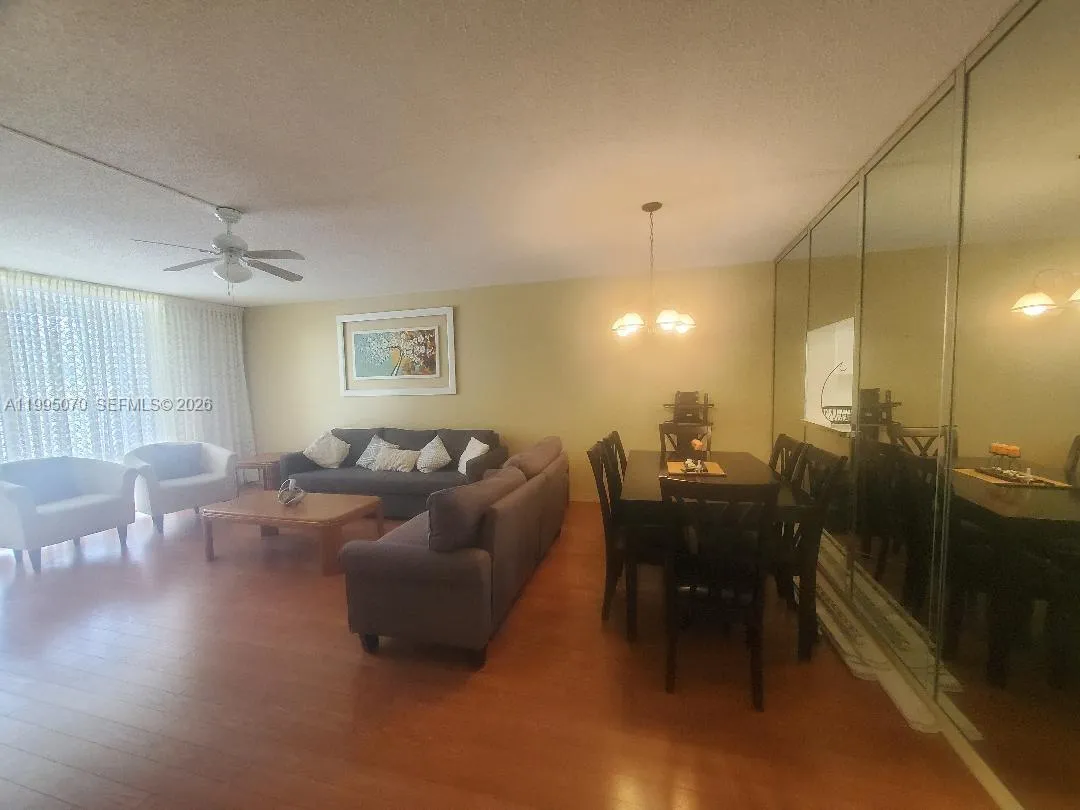 319 NE 14th Ave # 207, Hallandale Beach FL 33009
