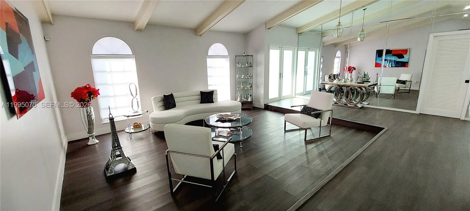 18921 W Oakmont Dr, Hialeah FL 33015