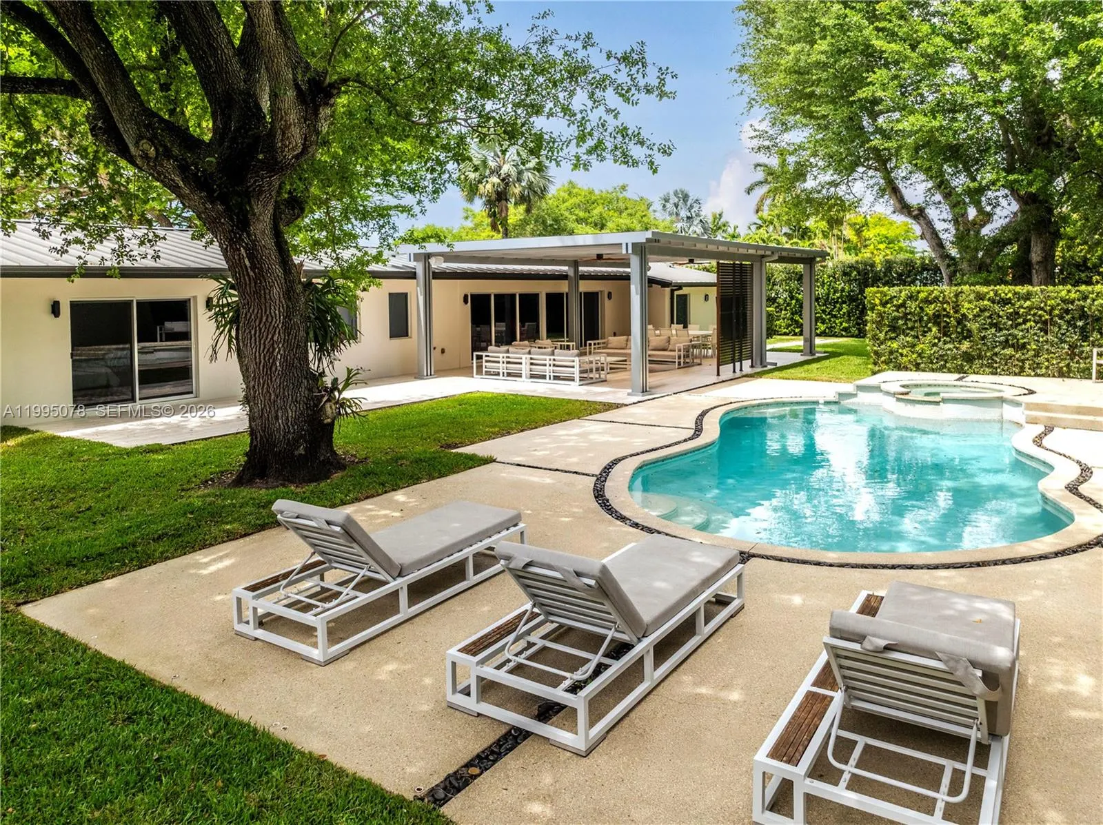 8525 SW 54th Ct, Miami FL 33143