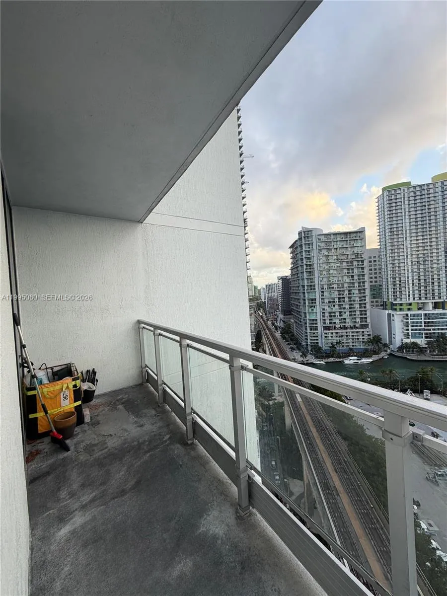 90 SW 3rd St # 2112, Miami FL 33130