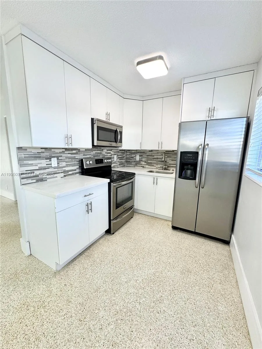 1601 SE 15 # 1B, Fort Lauderdale FL 33316
